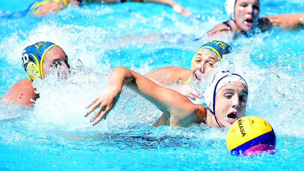 makenzie-fischer-water-polo.jpg